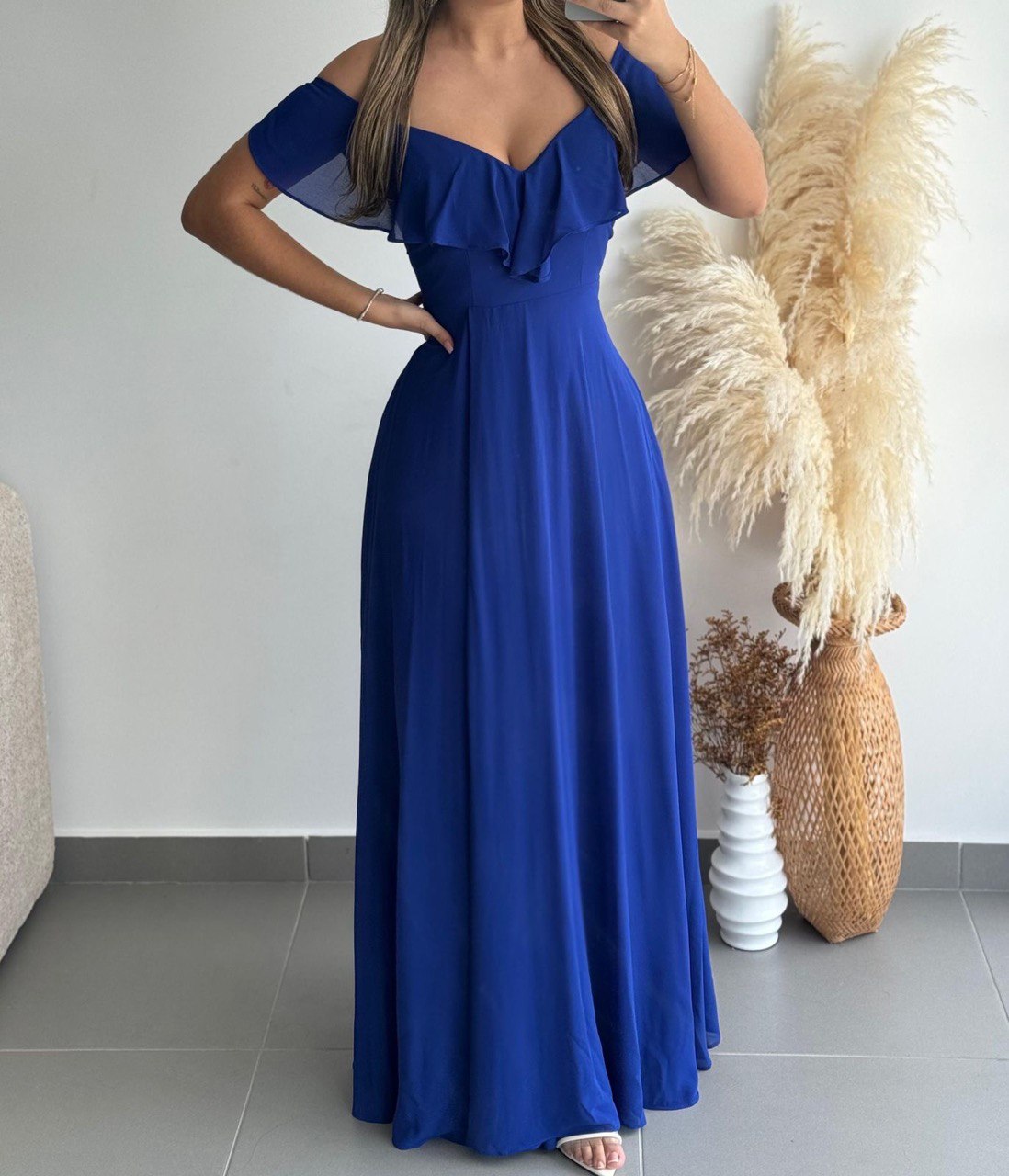 ✨ Realza tu belleza con nuestro espectacular vestido Deluxe ✨